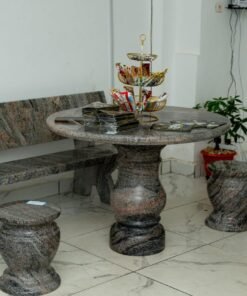 Table avec Banc et deux Tabourets